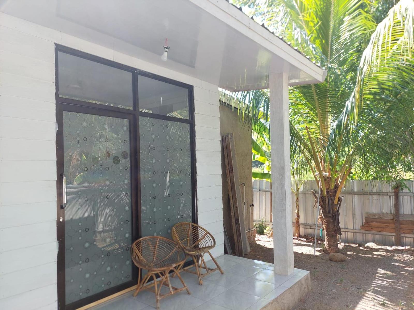 Kondo Villa Labuhan Pandan Exterior foto