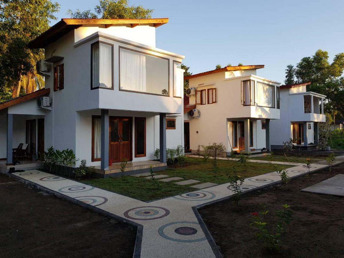 Kondo Villa Labuhan Pandan Exterior foto