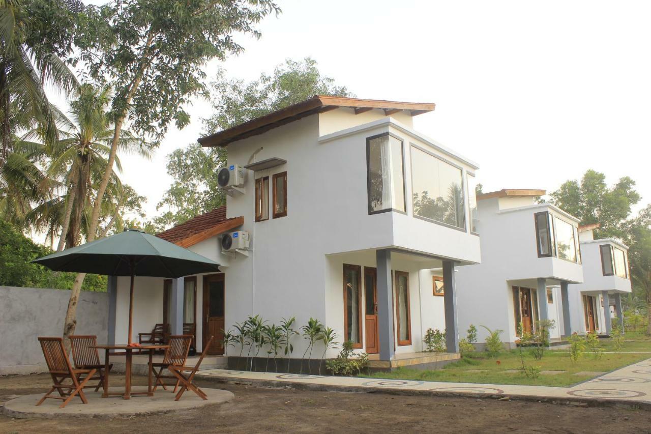 Kondo Villa Labuhan Pandan Exterior foto